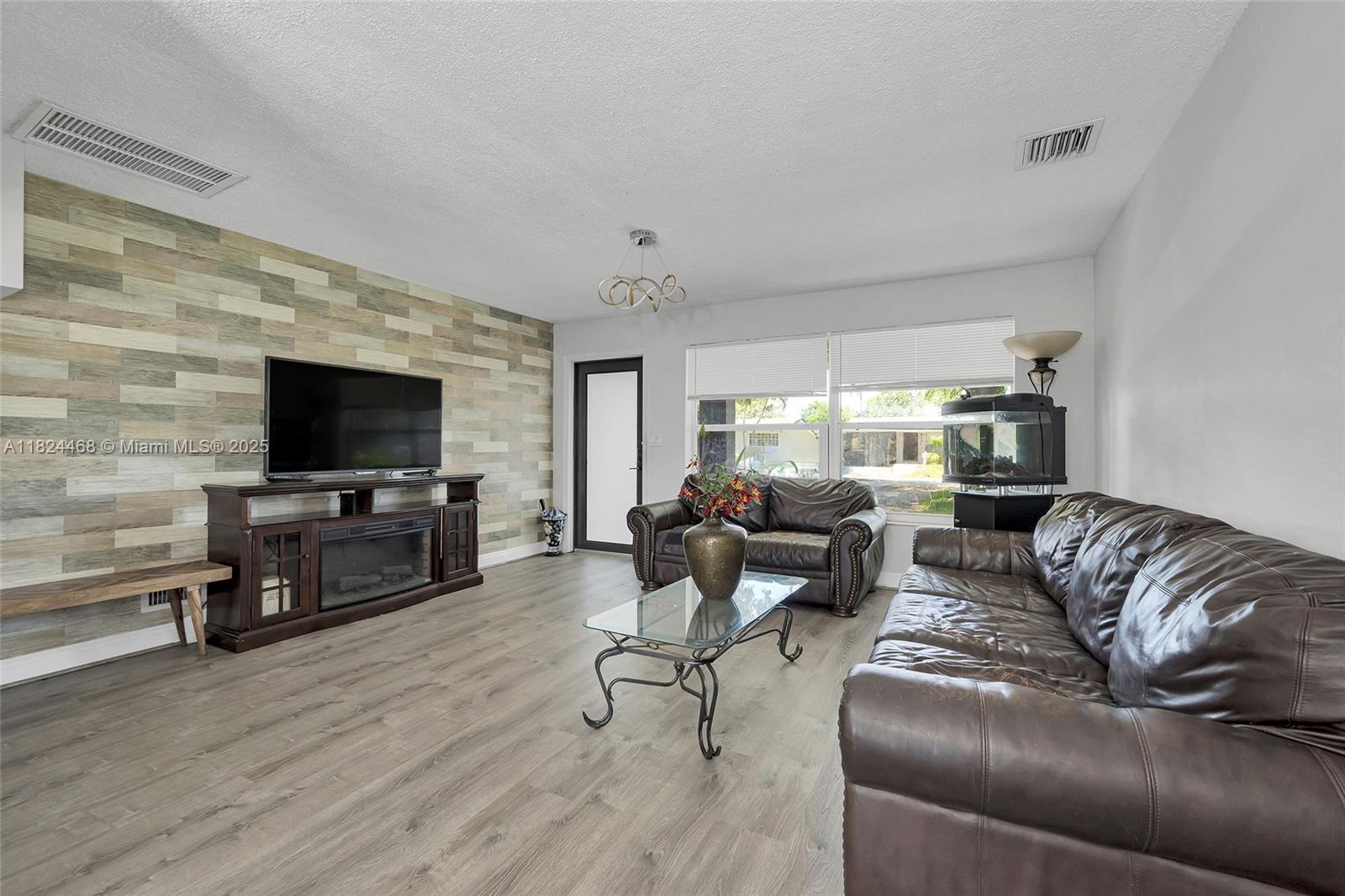 5576 SW 7th St, Margate, Florida image 3