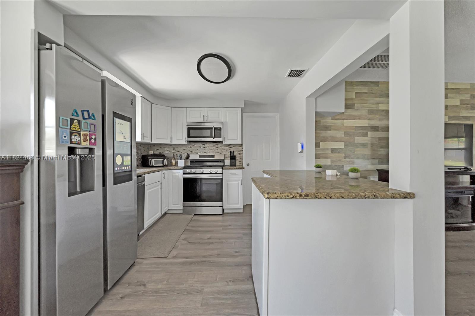 5576 SW 7th St, Margate, Florida image 6