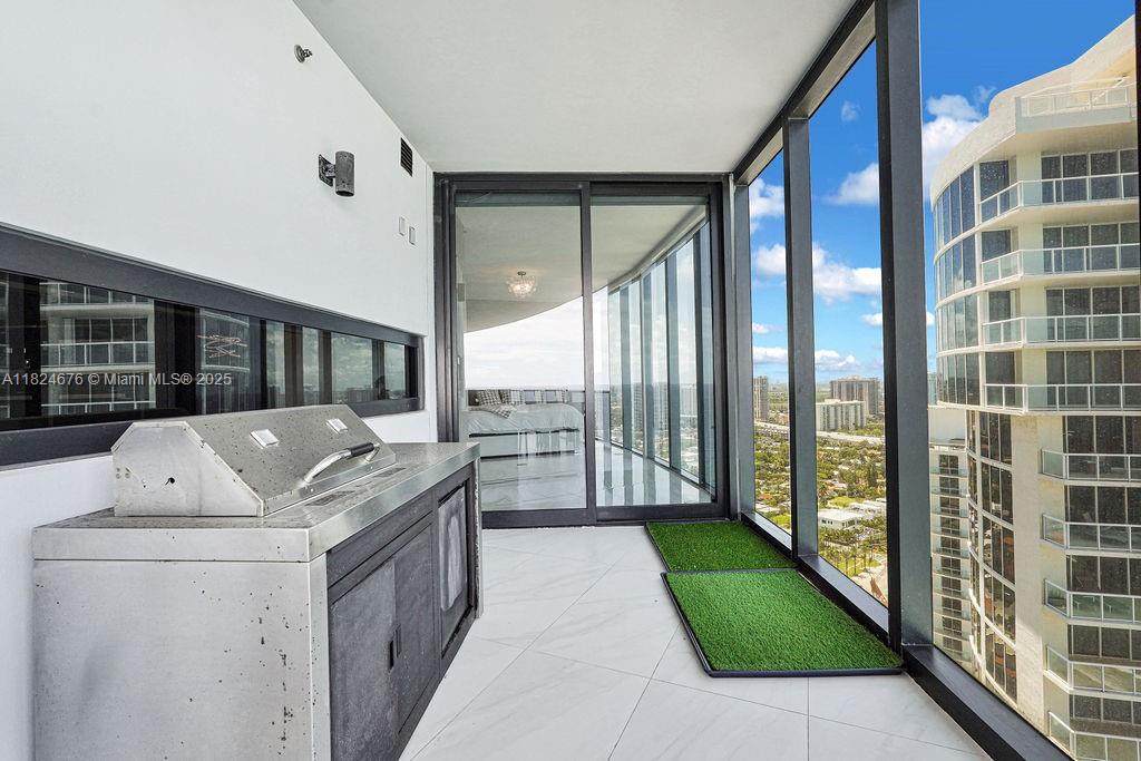 18555 Collins Ave #2605, Sunny Isles Beach, Florida image 19