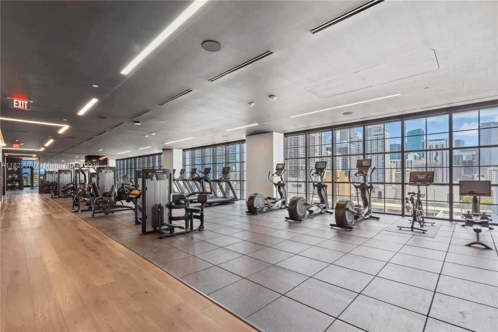 601 NE 1st Ave #2703, Miami, Florida image 32