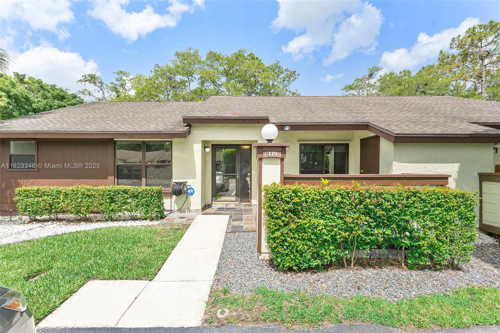 319 Elmira Ct, Royal Palm Beach, Florida image 1