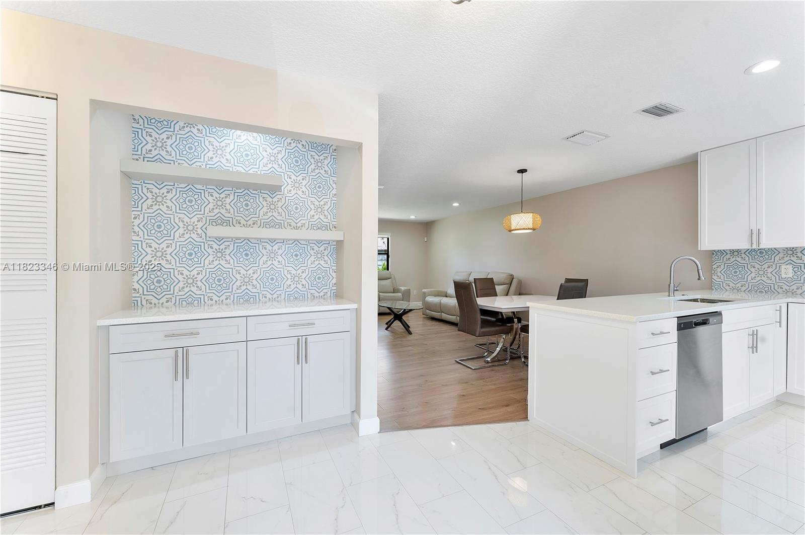 319 Elmira Ct, Royal Palm Beach, Florida image 4