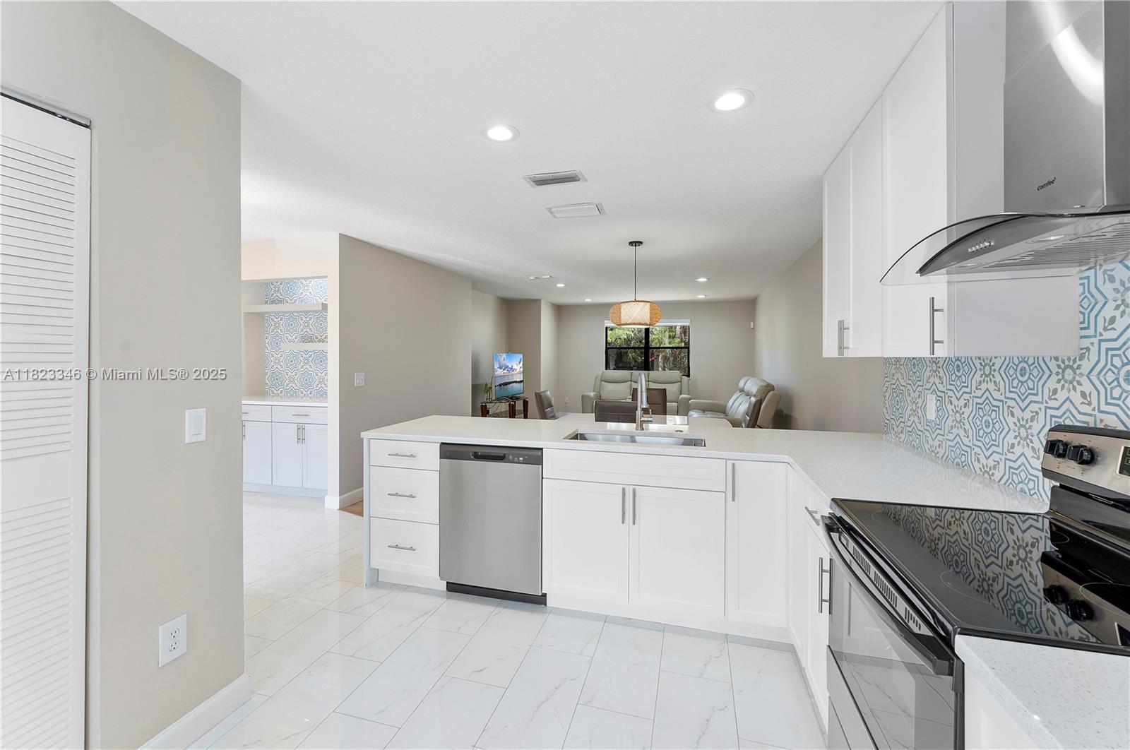 319 Elmira Ct, Royal Palm Beach, Florida image 5