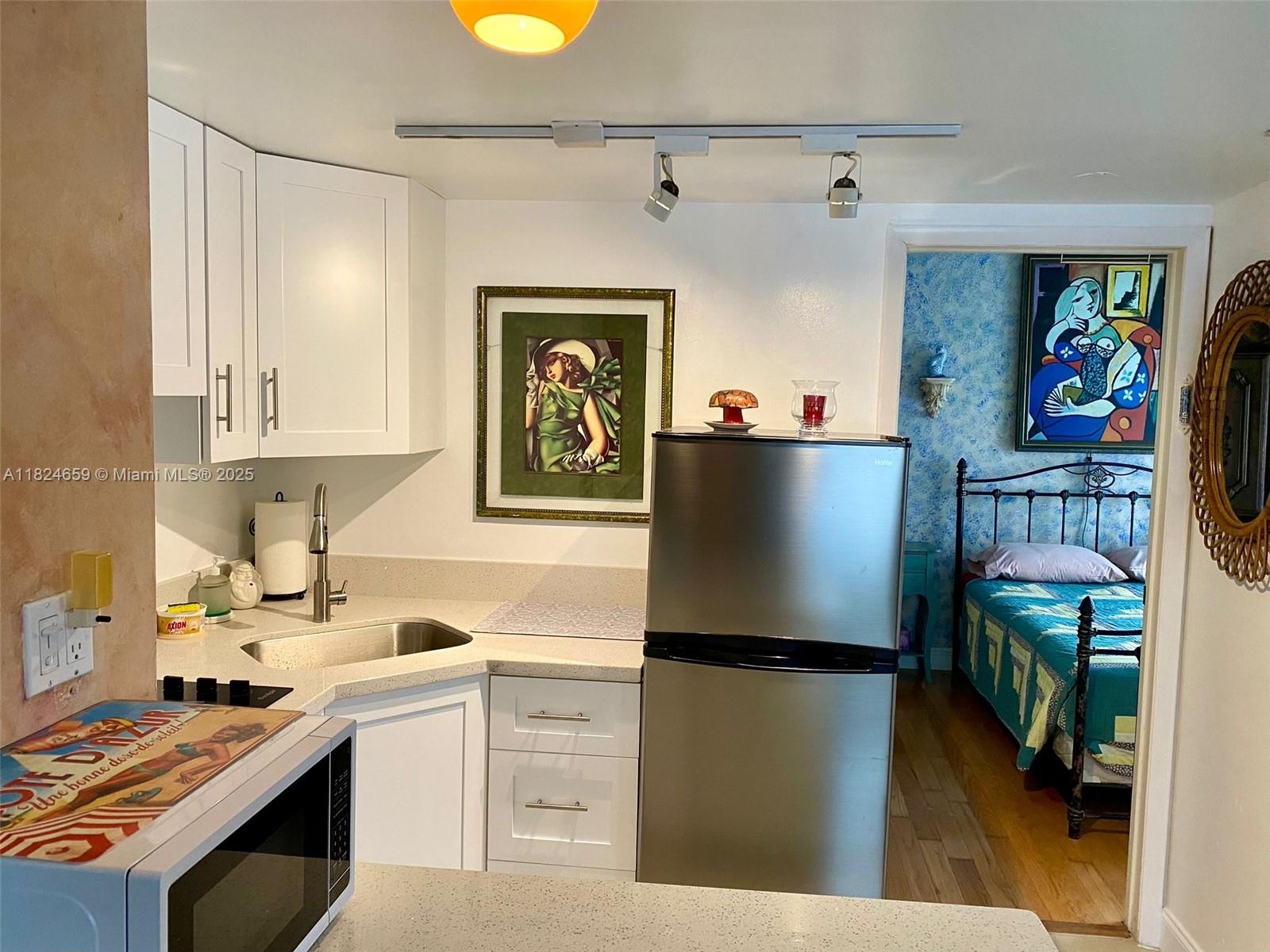 750 Pennsylvania Ave #3, Miami Beach, Florida image 15