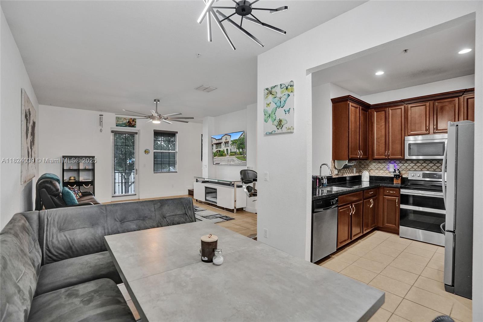 11854 SW 27th St, Miramar, Florida image 12