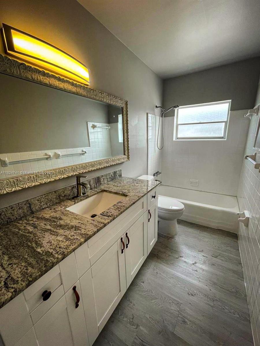 3515 Van Buren St #106, Hollywood, Florida image 12