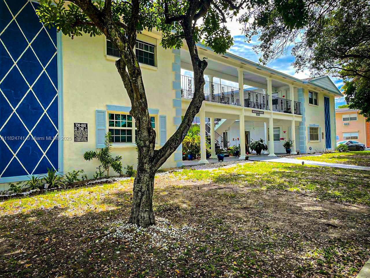 3515 Van Buren St #106, Hollywood, Florida image 18