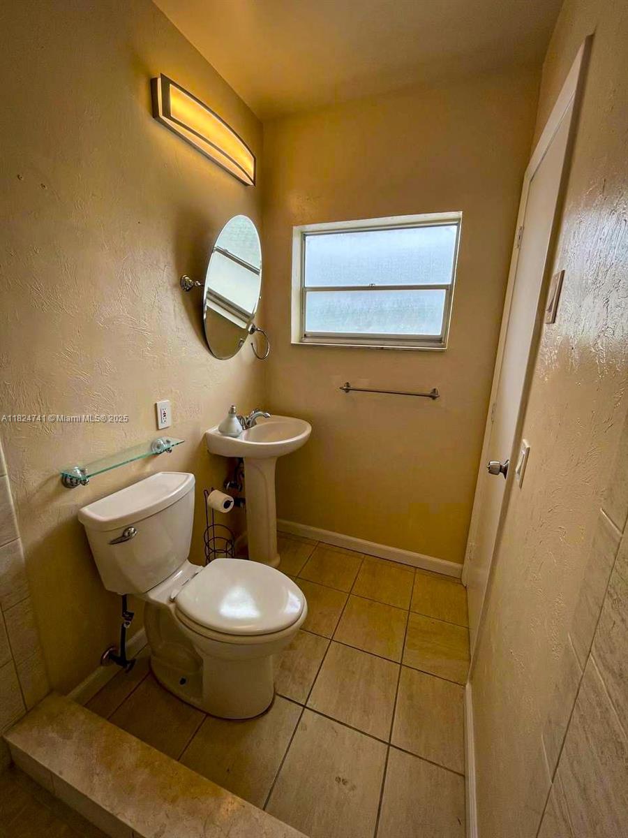 3515 Van Buren St #106, Hollywood, Florida image 8