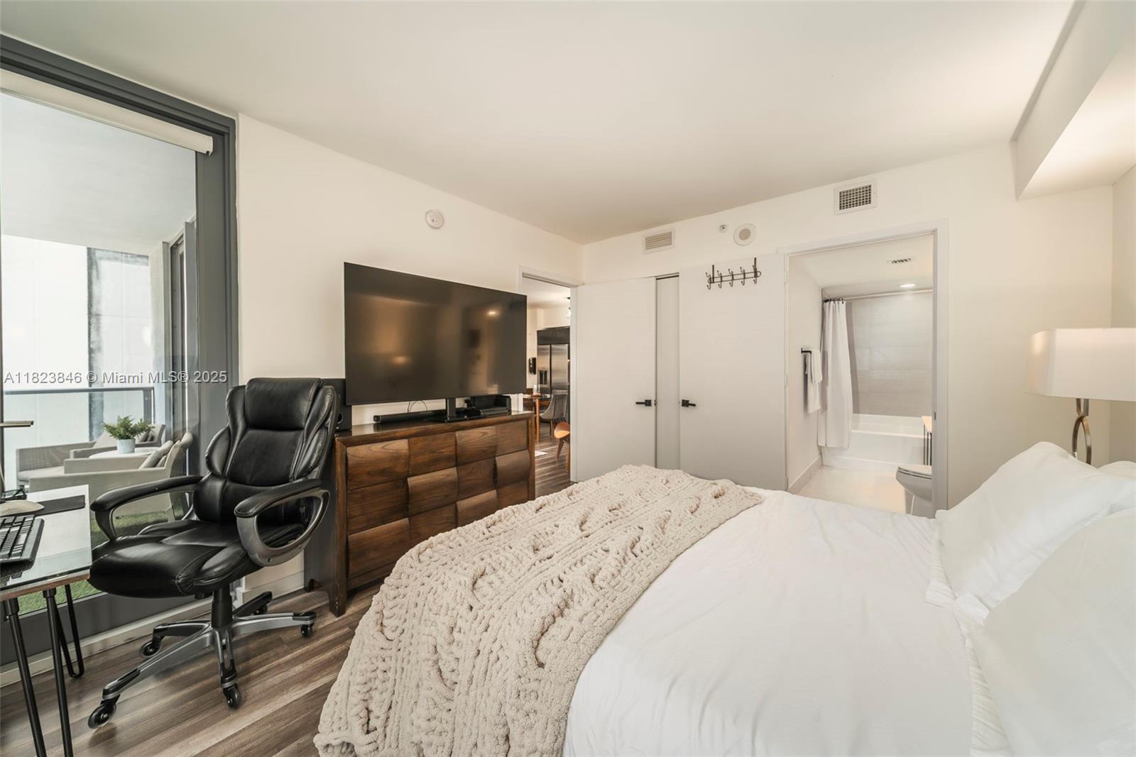 31 SE 6th St #408, Miami, Florida image 15