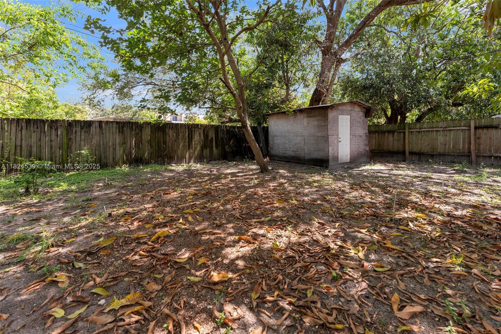 643 NE 130th St, North Miami, Florida image 24