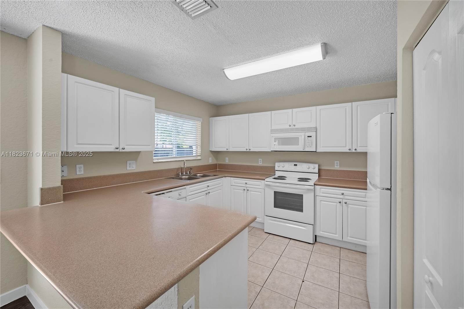 8995 SW 213th St, Cutler Bay, Florida image 7