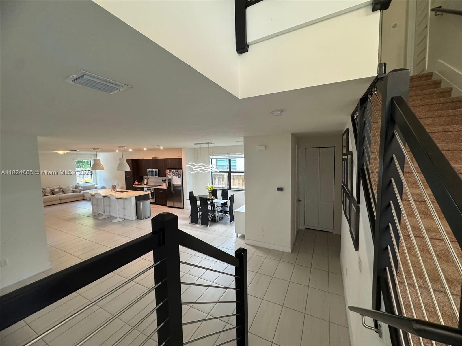 10240 NW 76th Ter, Doral, Florida image 2