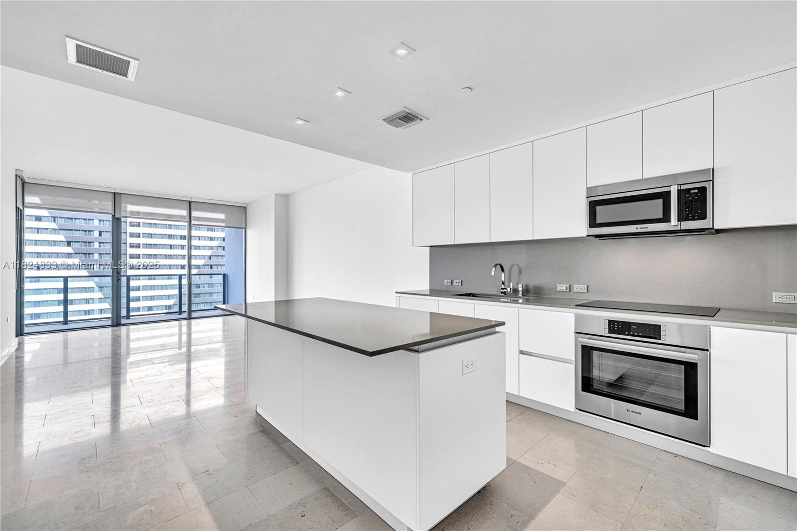 Apartamento à Venda em Miami, FL