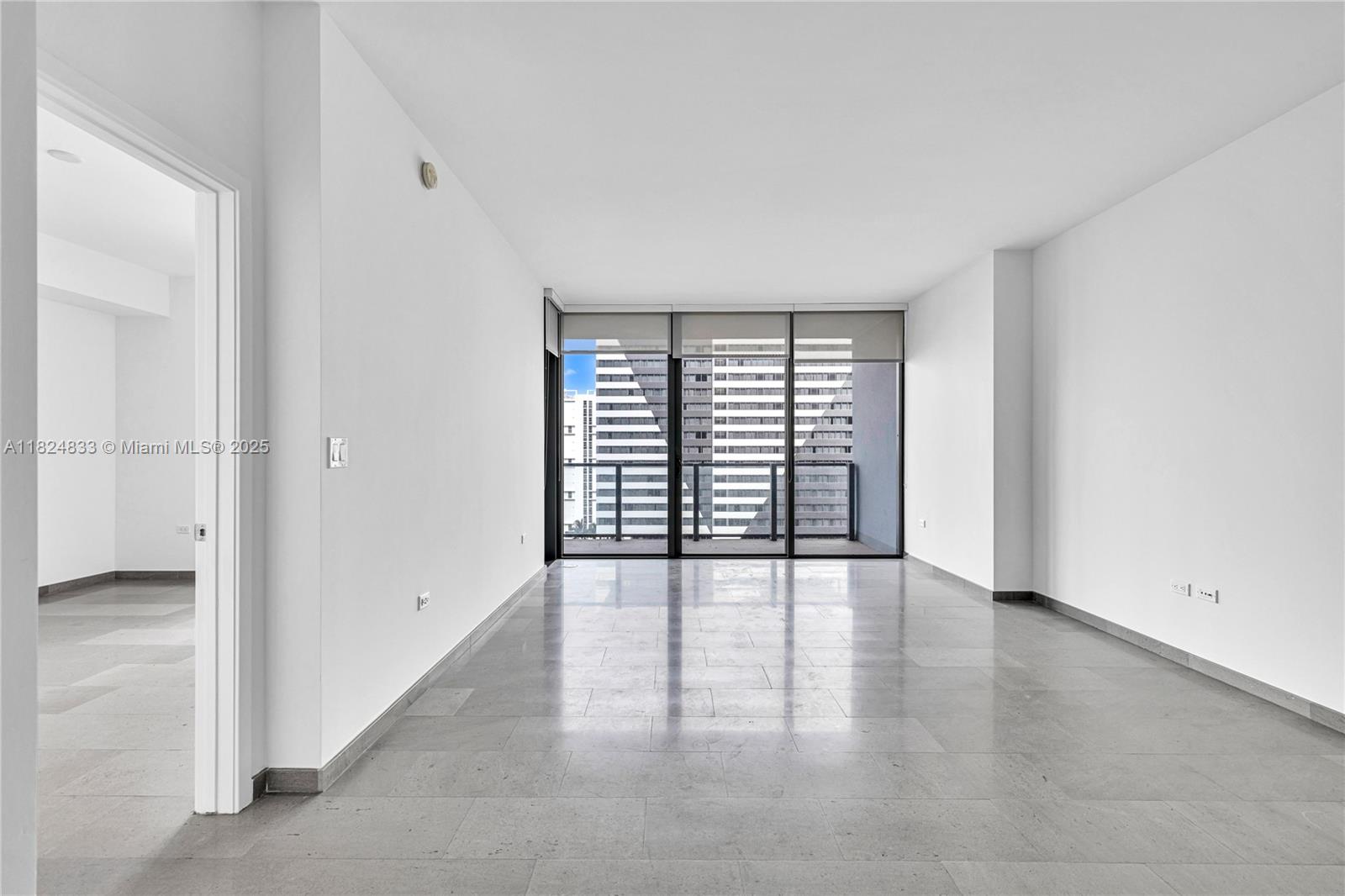 88 SW 7th St #1006, Miami, Florida image 8