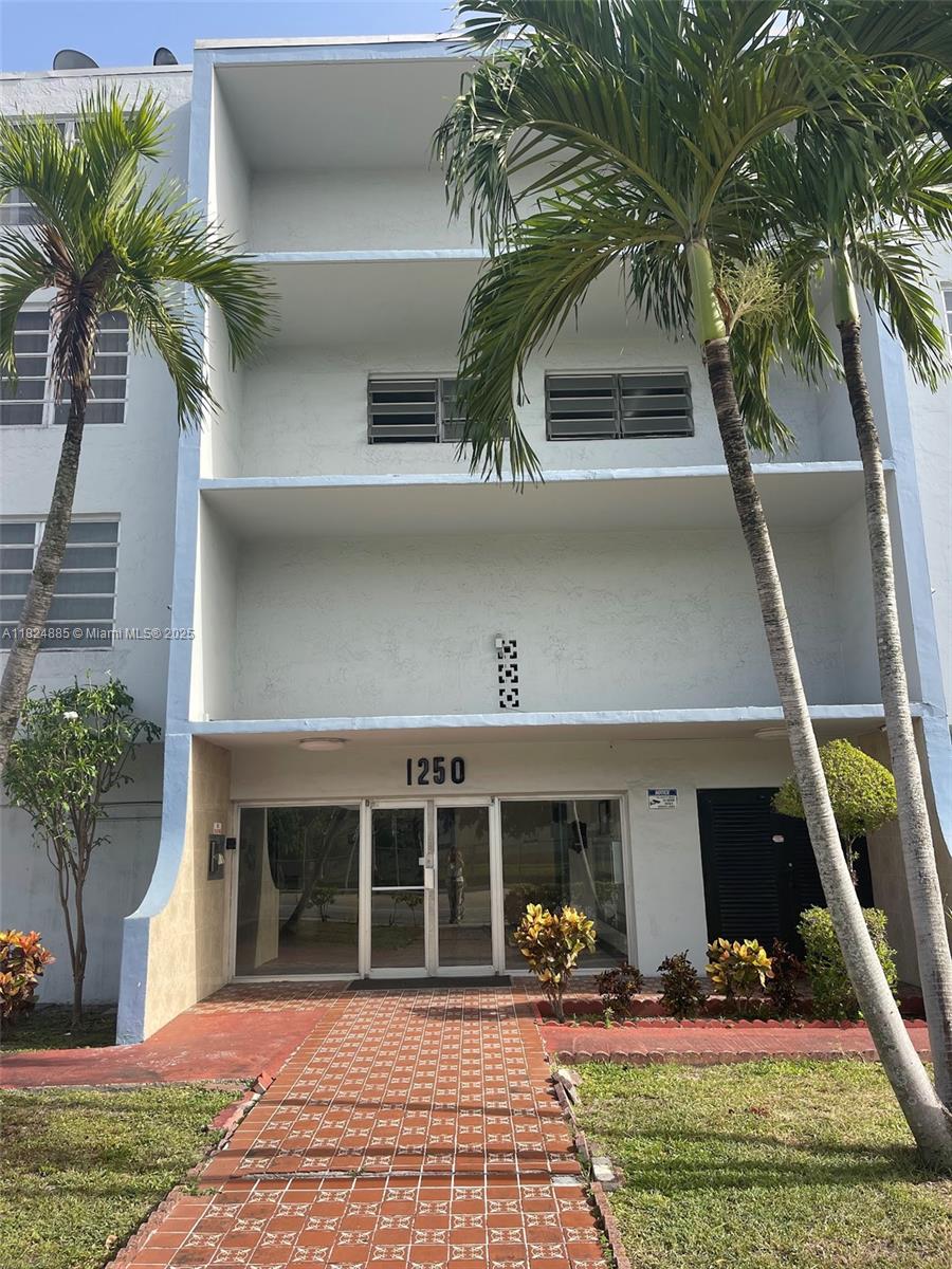 1250 NE 125th St #410C, North Miami, Florida image 1