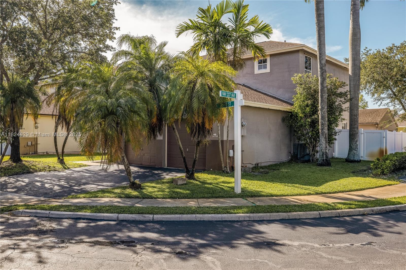 20709 NW 1st St, Pembroke Pines, Florida image 9