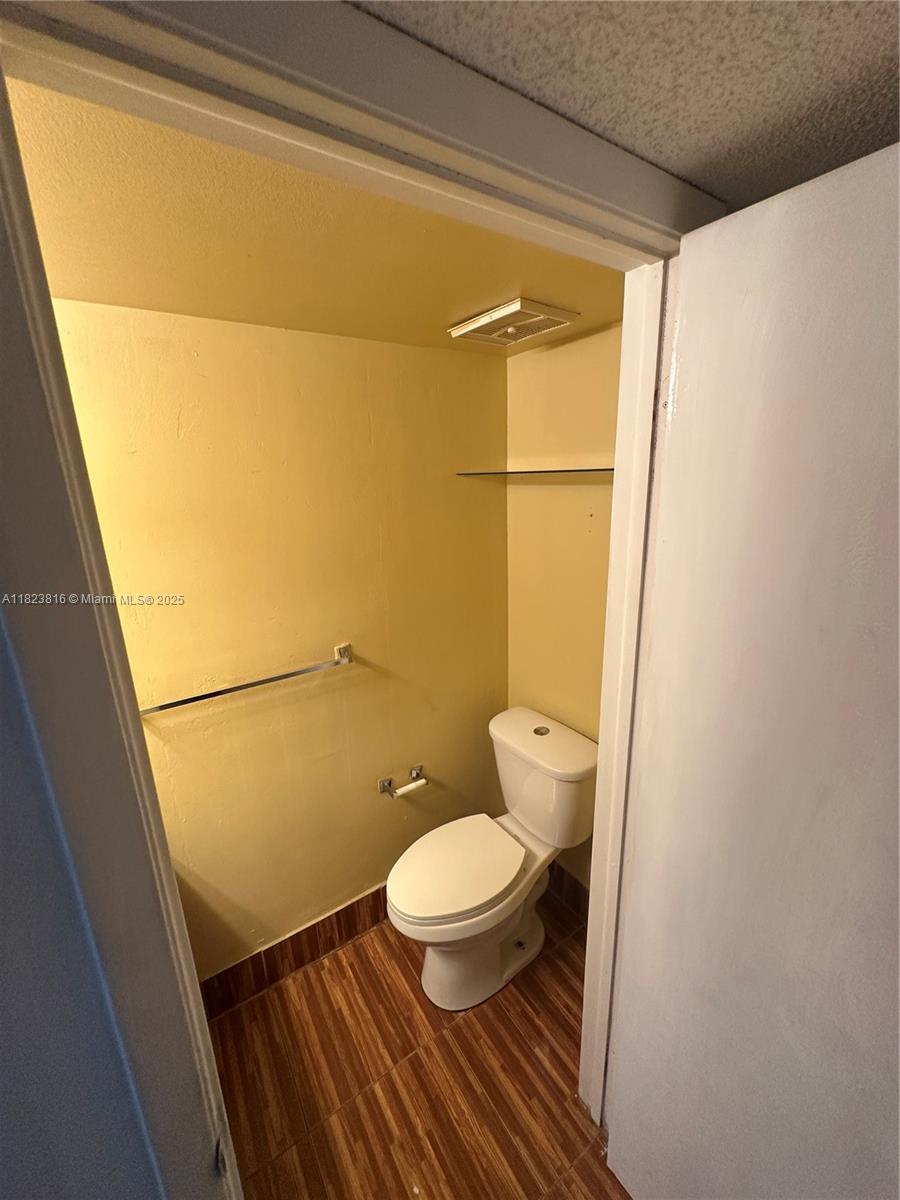 718 Valencia Ave #204, Coral Gables, Florida image 12