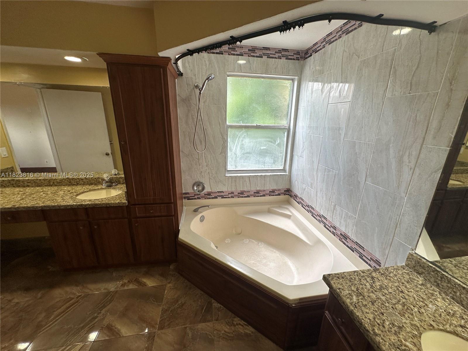 718 Valencia Ave #204, Coral Gables, Florida image 21