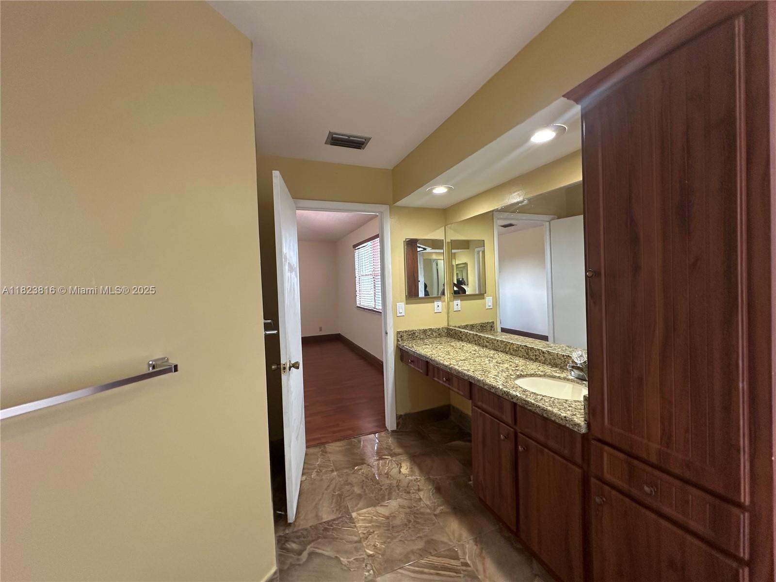 718 Valencia Ave #204, Coral Gables, Florida image 22