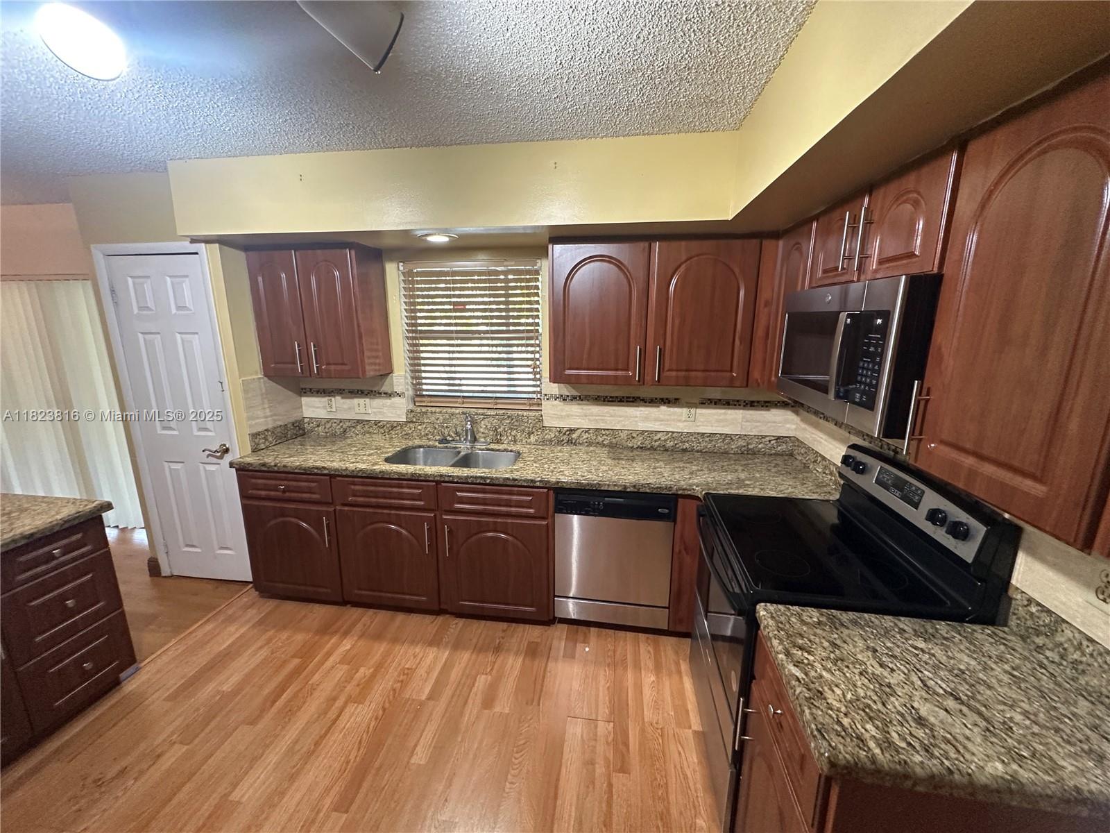 718 Valencia Ave #204, Coral Gables, Florida image 6