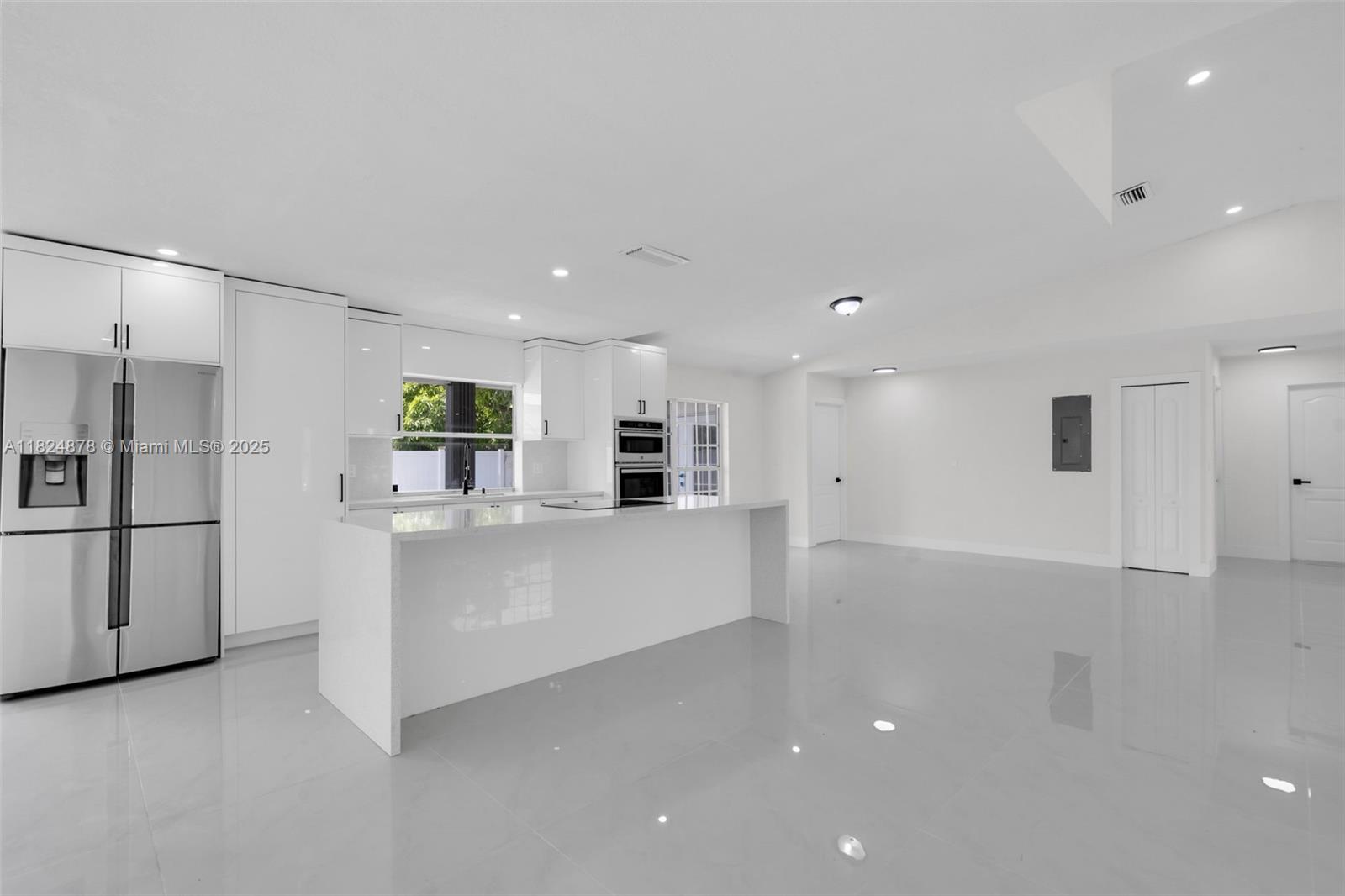 7441 NW 38th Ct, Lauderhill, Florida image 9