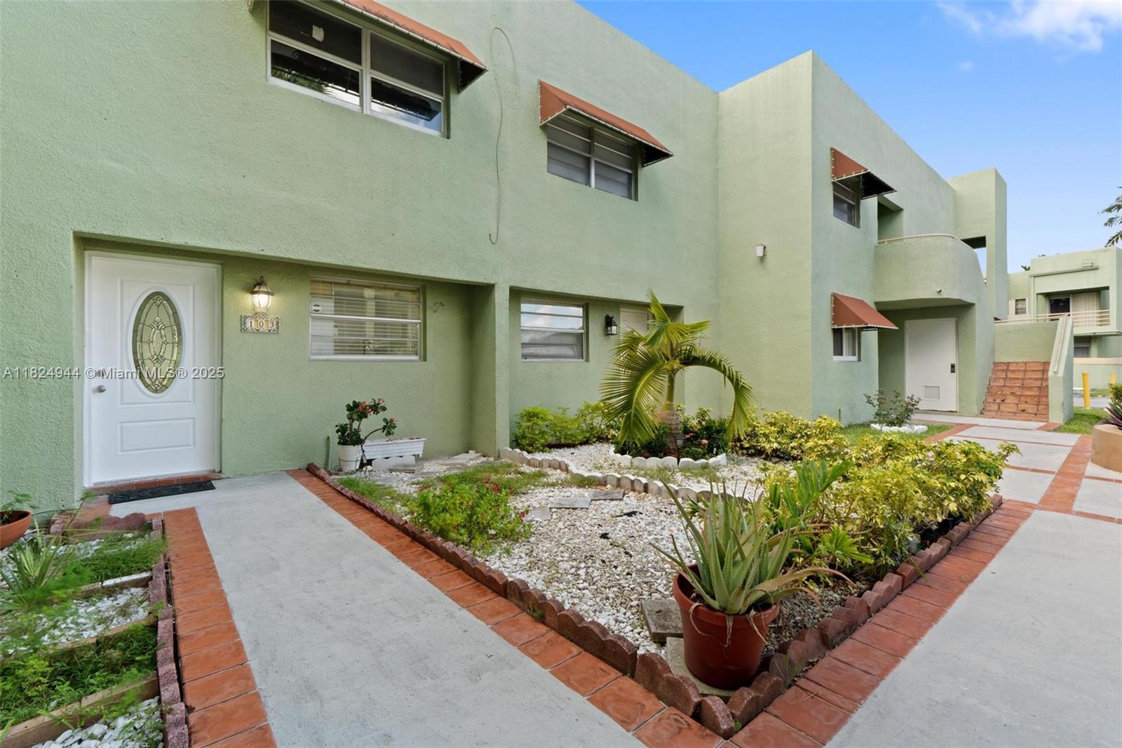 Property photo # 9