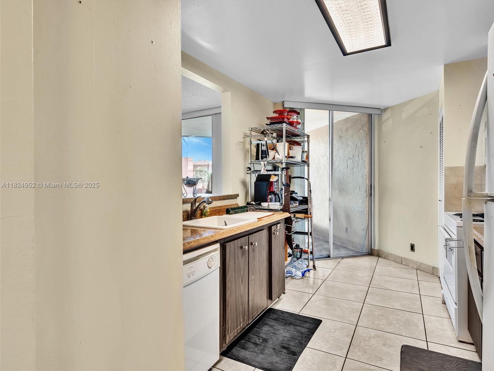3100 N Pine Island Rd #301, Sunrise, Florida image 8