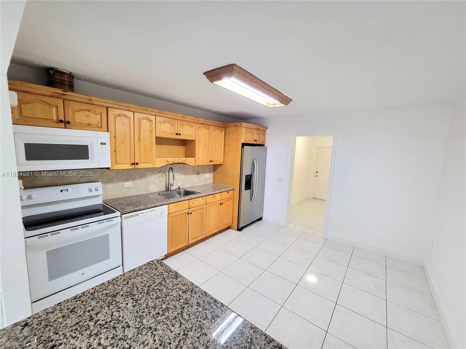 1800 SW 97th Ave, Miramar, Florida image 5