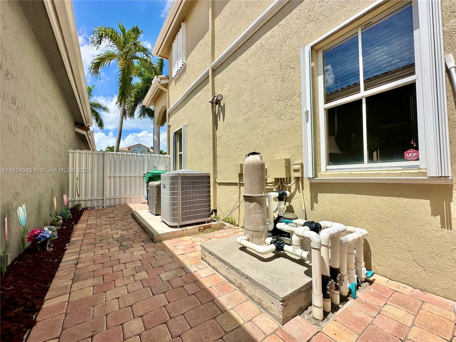 11360 NW 48th Ter, Doral, Florida image 15