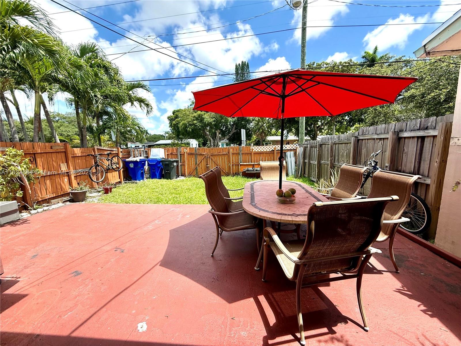 820 N Golf Dr, Hollywood, Florida image 12