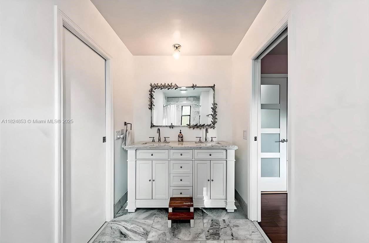 6039 Collins Ave #923, Miami Beach, Florida image 11