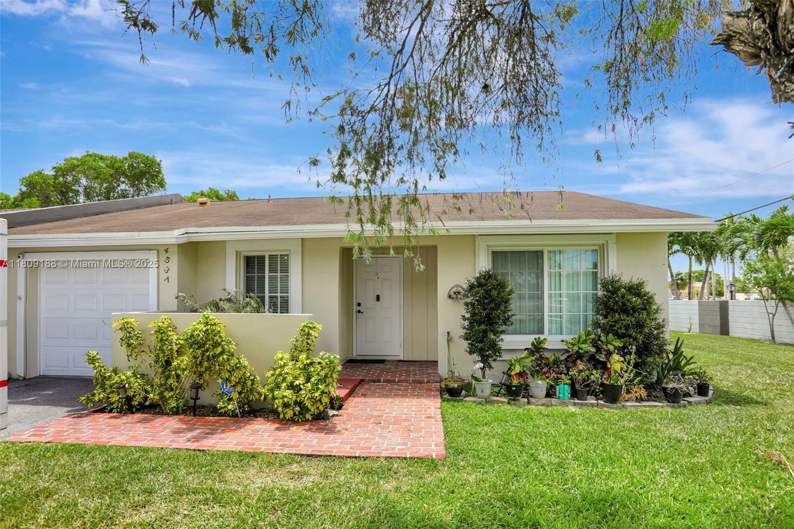 453 Lakewood Cir #A, Margate, Florida image 1