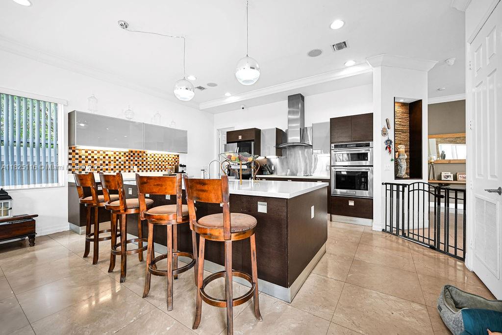 3521 Forest View Cir, Dania Beach, Florida image 25