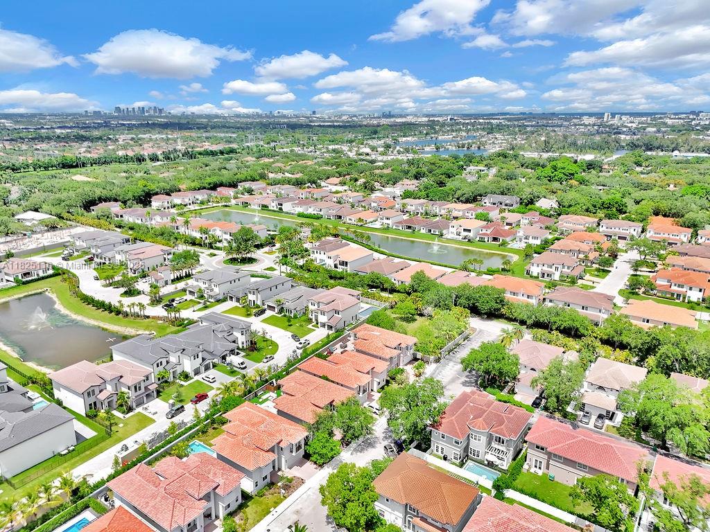 3521 Forest View Cir, Dania Beach, Florida image 4