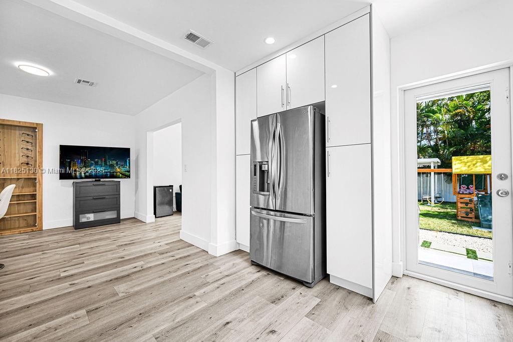 876 NE 81st St, Miami, Florida image 19