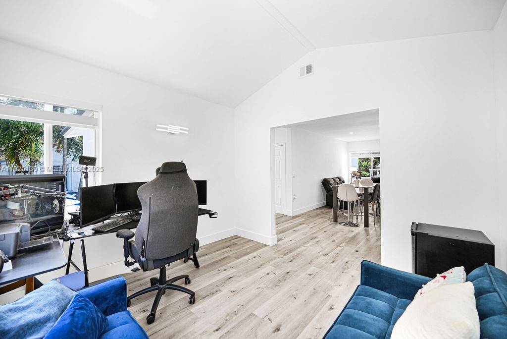 876 NE 81st St, Miami, Florida image 32