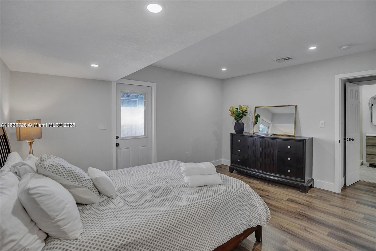 948 NE 26th Ave, Pompano Beach, Florida image 23