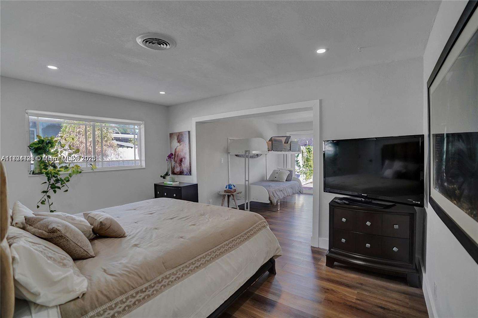 948 NE 26th Ave, Pompano Beach, Florida image 31