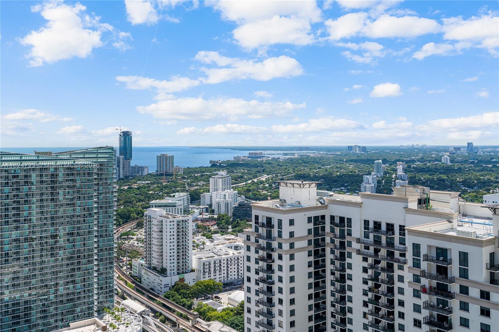 45 SW 9th St #4007, Miami, Florida image 2