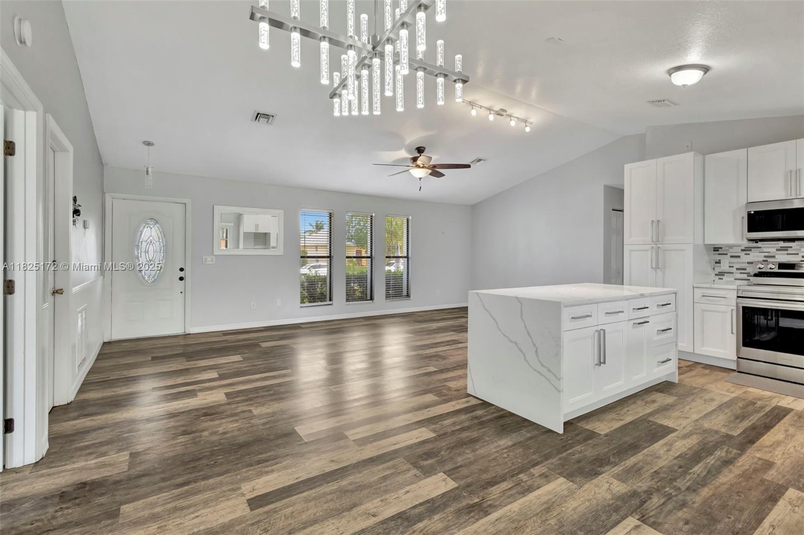509 SW Hamburg Ter, Port Saint Lucie, Florida image 13