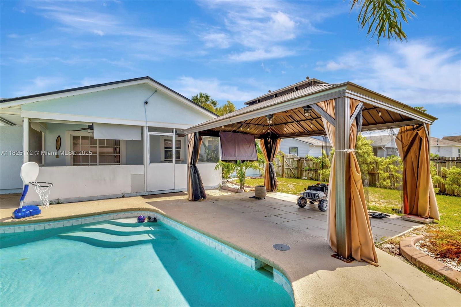 509 SW Hamburg Ter, Port Saint Lucie, Florida image 2
