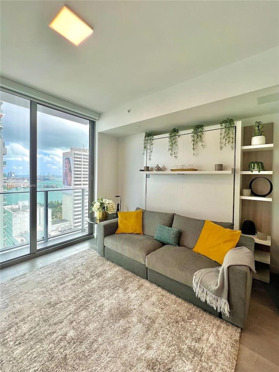 227 NE 2nd St #2713, Miami, Florida image 9