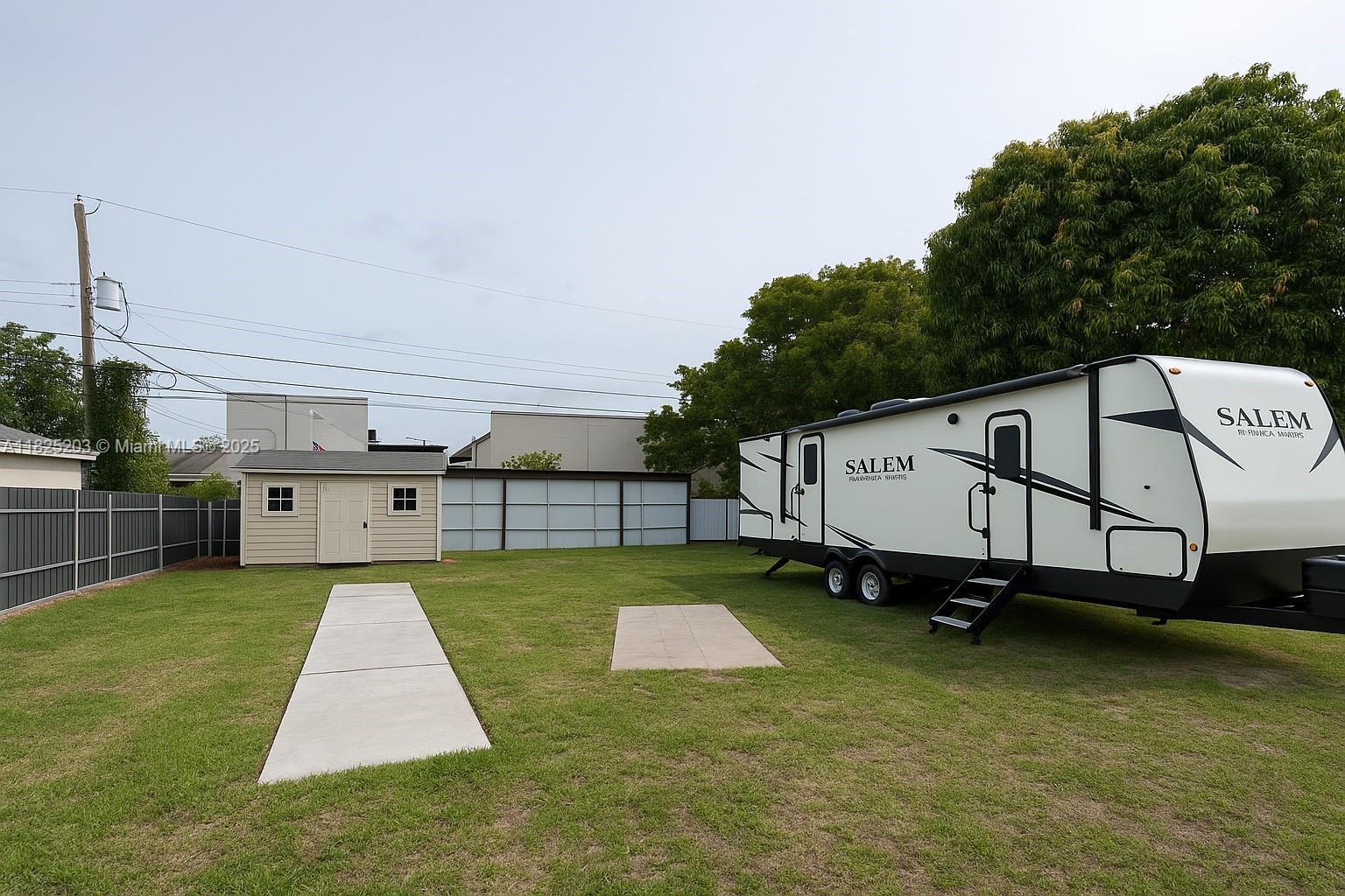 359 E 46th St, Hialeah, Florida image 2
