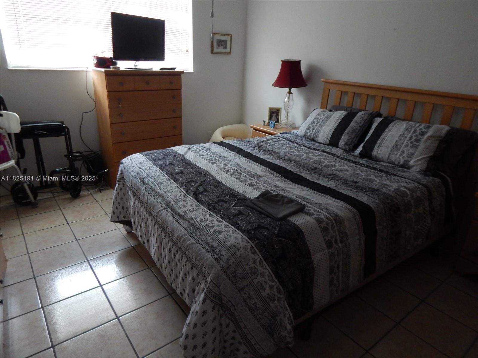 347 NW 57th Ct, Miami, Florida image 7