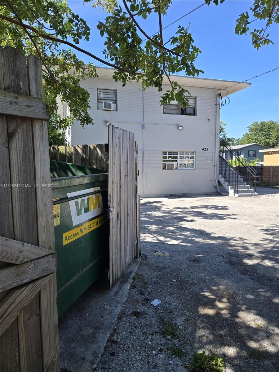 925 NW 69th St, Miami, Florida image 6