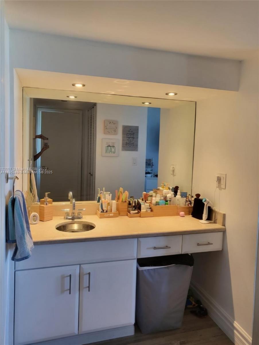 20335 W Country Club Dr #PH2, Aventura, Florida image 32