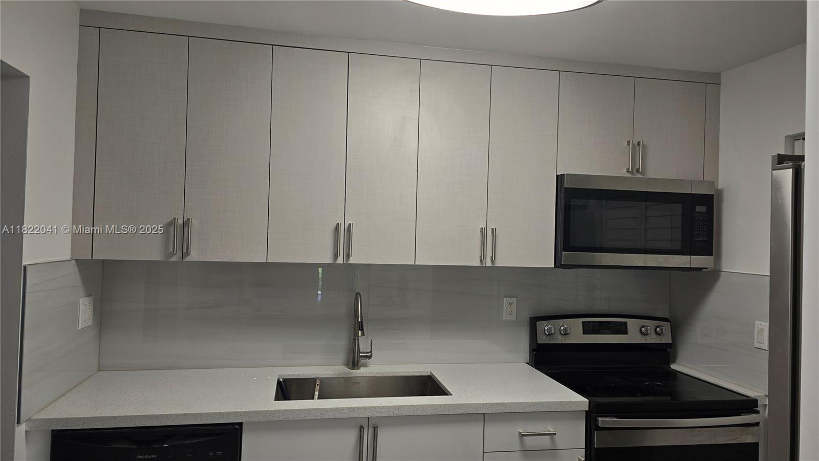 200 Lakeview Dr #208, Weston, Florida image 6