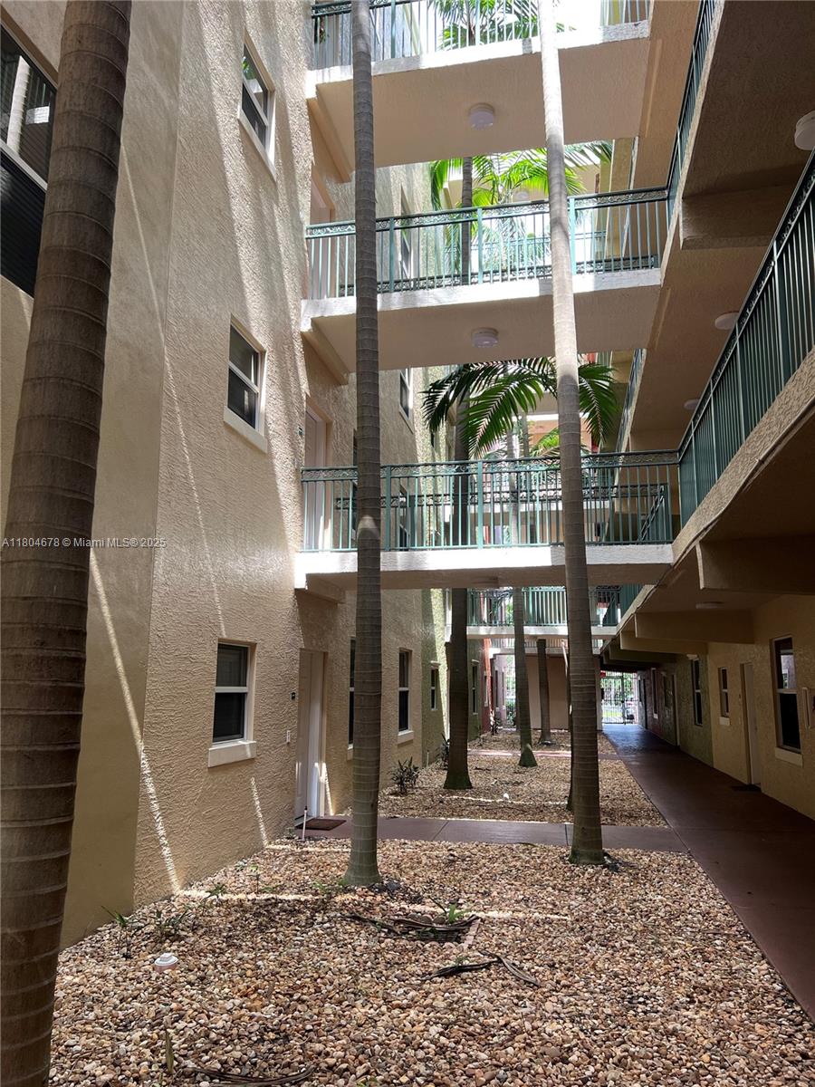 1640 Presidential Way 103