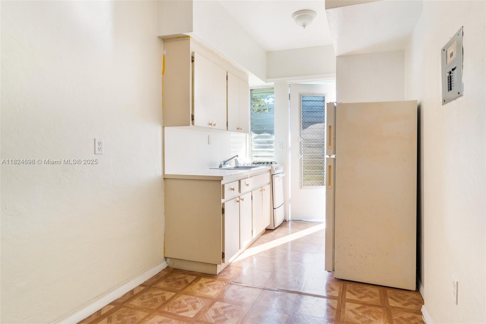 Property photo # 4