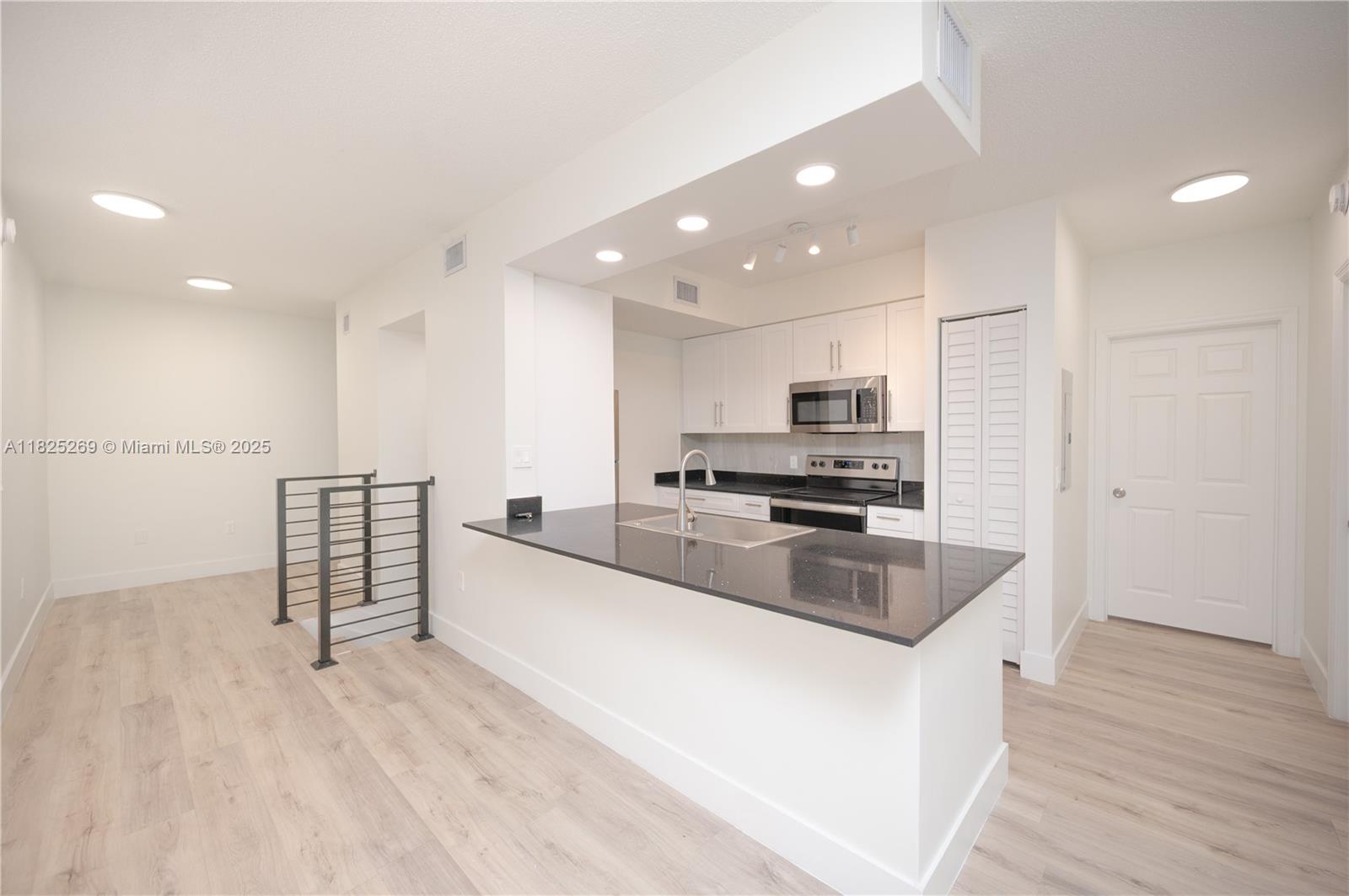 2406 Centergate Dr #202, Miramar, Florida image 5